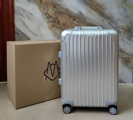 RIMOWA Classic Cabin Suitcase